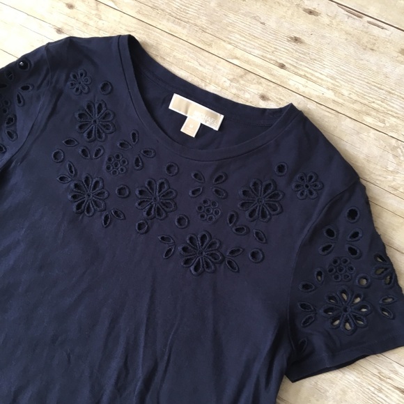 MICHAEL KORS Navy Laser Cut Eyelet Short Slv Tee - Picture 3 of 7